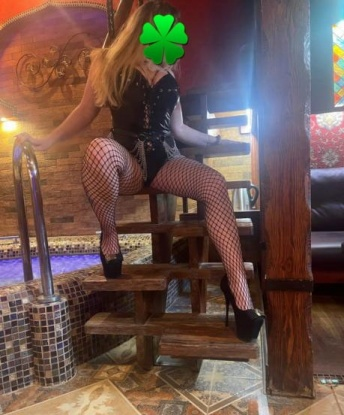 💋 У меня для тебя есть множество возможностей, чтобы погрузиться в мир страсти и удовольствия. 🌟 Мои услуги позволят вам расслабиться и насладиться великолепным времяпровождением. 💃 Страстные эмоции и жгучий экстаз - вот что я гарантирую в своей компании. 💥 Мои отзывы подтверждают мою незабываемую энергию и мастерство. 🌹 Со мной каждая встреча становится ярким и запоминающимся событием. 📸 Фото на моем профиле отражают мою естественную красоту, которая только добавляет очарования и интриги моей личности. 🌟 Позвольте себе погрузиться в океан блаженства, проведя незабываемое время со мной в Москве! 💖 Вероничка